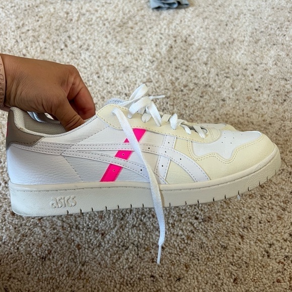 ASICS Japan White and Pink Gym Shoe Sneakers - Picture 5 of 8